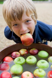 apple bobbing